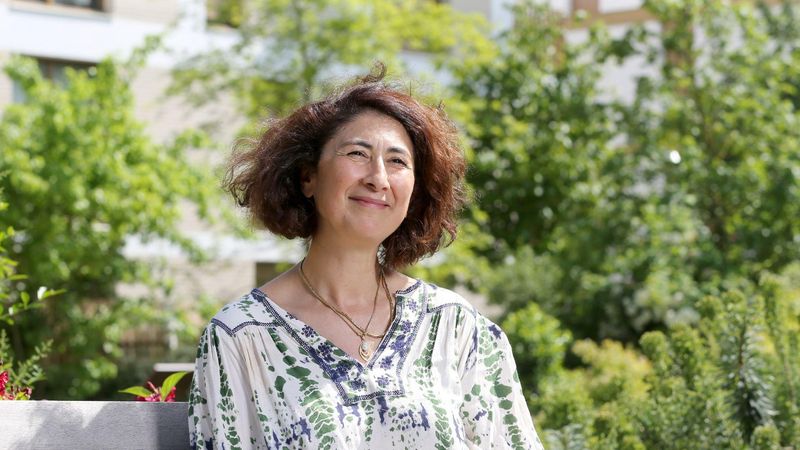 Headshot of Aicha, living with autoimmune T1D, France